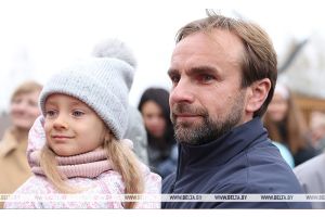 Какую поддержку государство оказывает отцам, рассказали в Минтруда