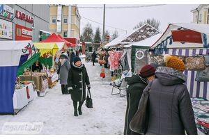 На Старым Месце — прадукты, ля «Спадарожніка» — сувеніры