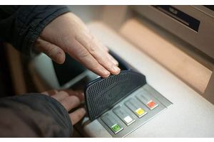 Жительница Молодечно чуть не лишилась 10 тысяч рублей. Помешала соседка