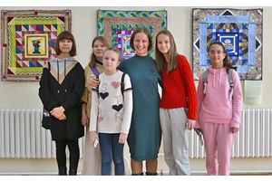 Красоту и уют здесь все вместе создают