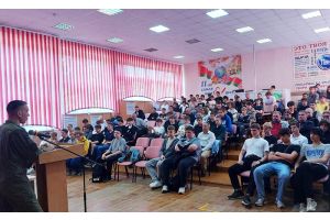 «Военнослужащий – достоинство, честь, гордость!» Диалоговая площадка прошла в СШ №11 г. Молодечно