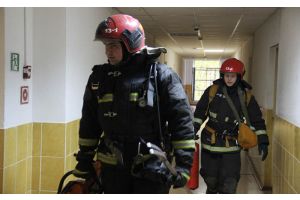 Молодечненские спасатели провели профилактическое мероприятие «Общежитие без пожара»