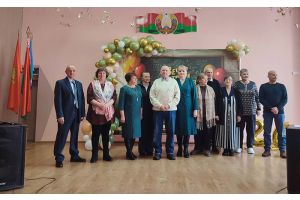 Выпускники Олехновичской средней школы повторили известный тренд!