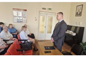 Сегодня в трудовом коллективе детской поликлиники УЗ «Молодечненская ЦРБ» состоялась информационная встреча с депутатом Палаты представителей Денисом Ушацким