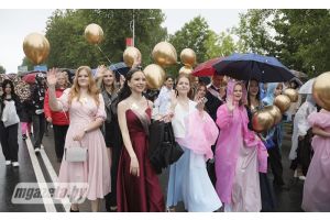 По главной улице Молодечно они уходили из детства