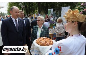 Губернатор Минской области Алексей Кушнаренко сегодня посетил фестивальный Молодечно