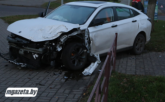 ДТП на улице Великий Гостинец в Молодечно: столкнулись две легковушки
